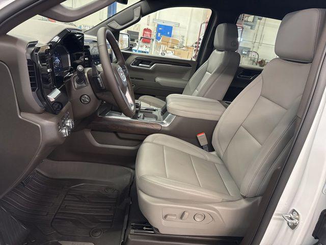 2026 GMC Sierra 1500 Crew Cab, Short Bed, SLT, 4WD