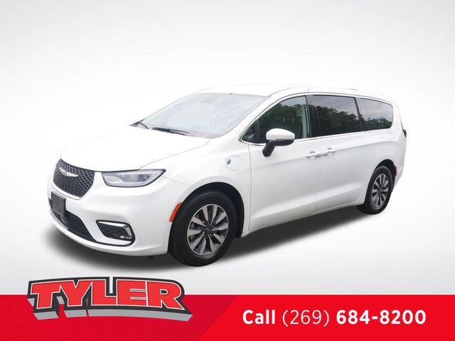 2023 Chrysler Pacifica Hybrid Touring L