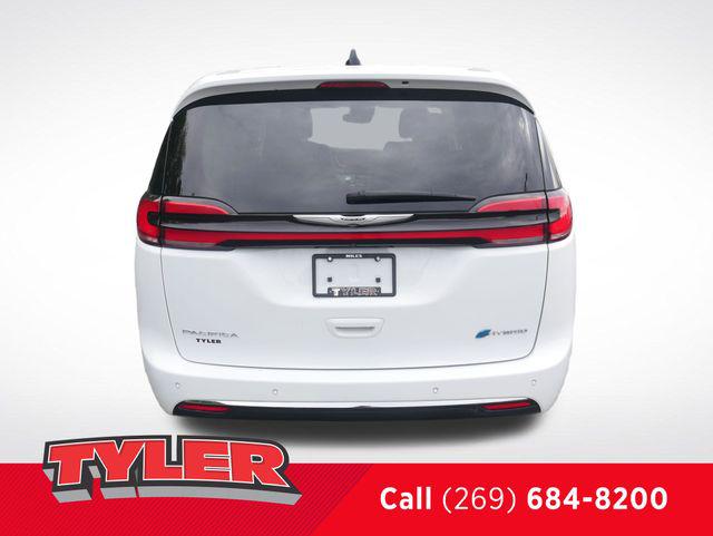 2023 Chrysler Pacifica Hybrid Touring L