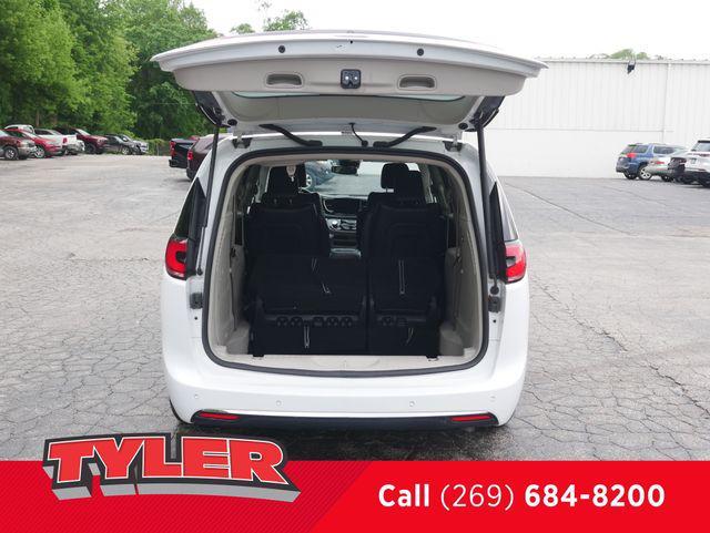 2023 Chrysler Pacifica Hybrid Touring L