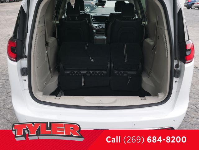 2023 Chrysler Pacifica Hybrid Touring L