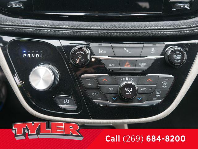 2023 Chrysler Pacifica Hybrid Touring L