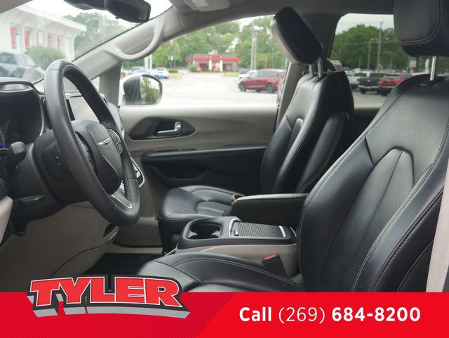 2023 Chrysler Pacifica Hybrid Touring L