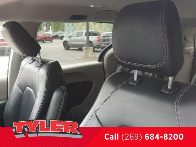 2023 Chrysler Pacifica Hybrid Touring L