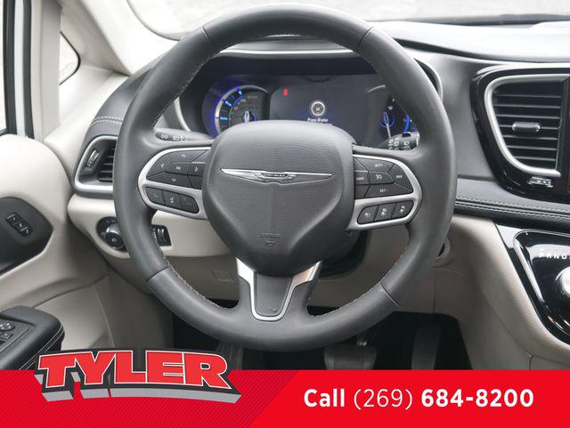 2023 Chrysler Pacifica Hybrid Touring L