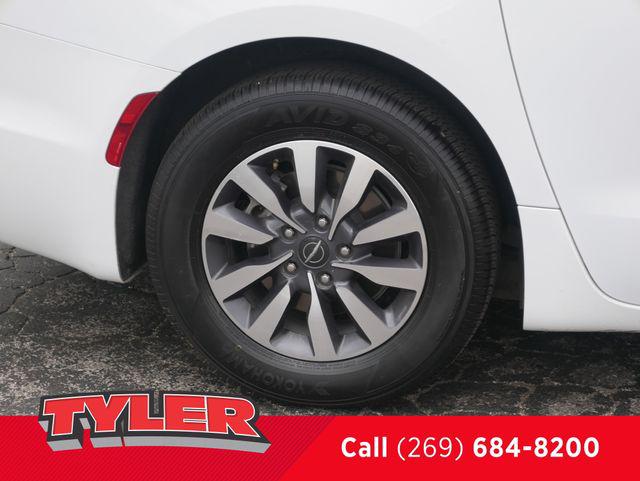 2023 Chrysler Pacifica Hybrid Touring L