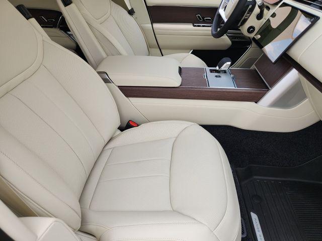 2026 Land Rover Range Rover P530 SE 7 Seat