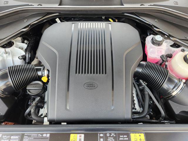 2026 Land Rover Range Rover P530 SE 7 Seat