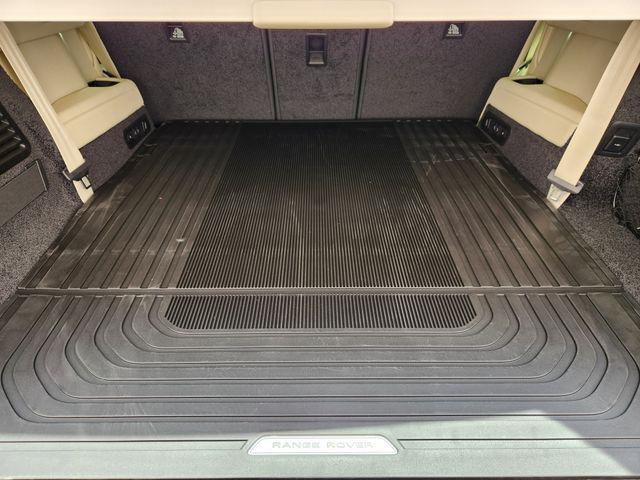 2026 Land Rover Range Rover P530 SE 7 Seat