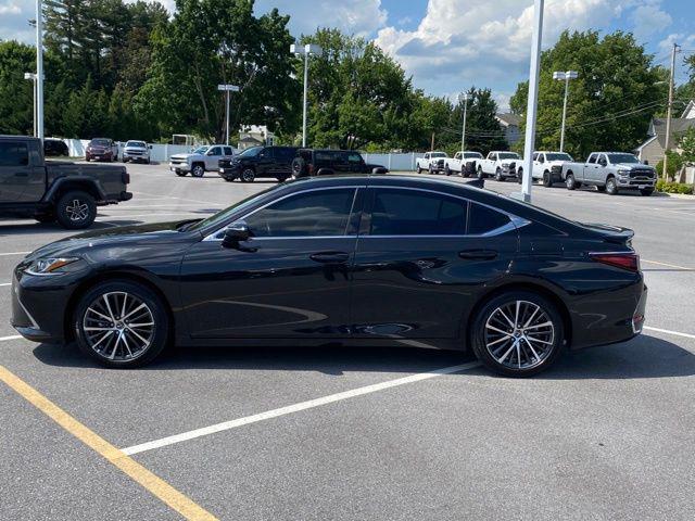 2025 Lexus ES 300h 300h
