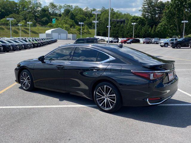 2025 Lexus ES 300h 300h