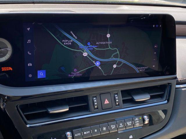 2025 Lexus ES 300h 300h