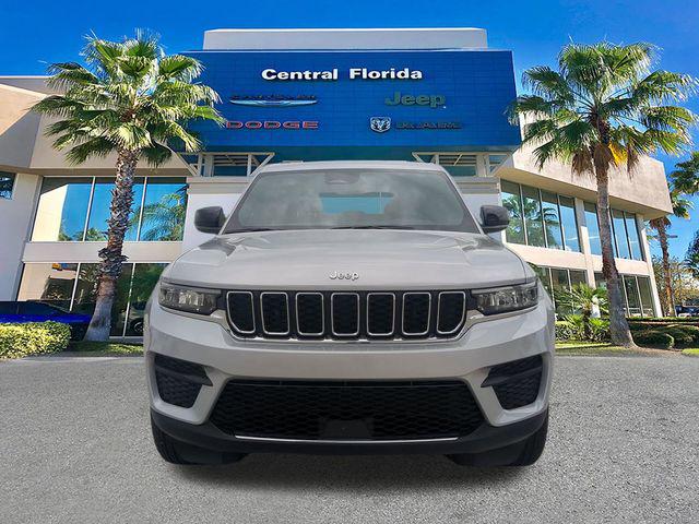2026 Jeep Grand Cherokee Laredo 4x2
