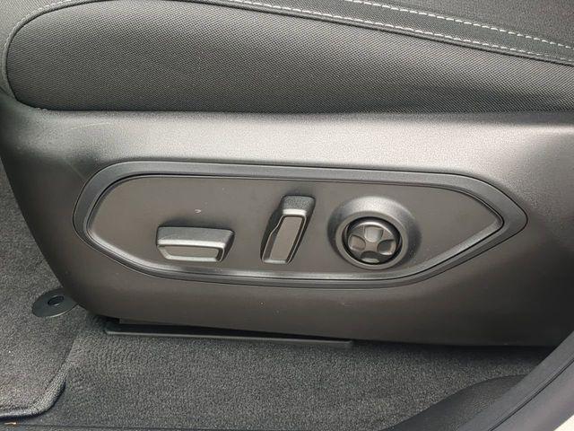 2026 Jeep Grand Cherokee Laredo 4x2