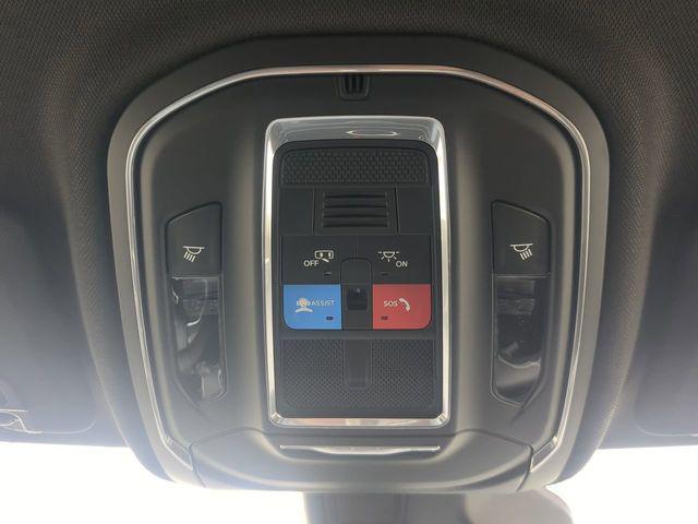 2026 Jeep Grand Cherokee Laredo 4x2