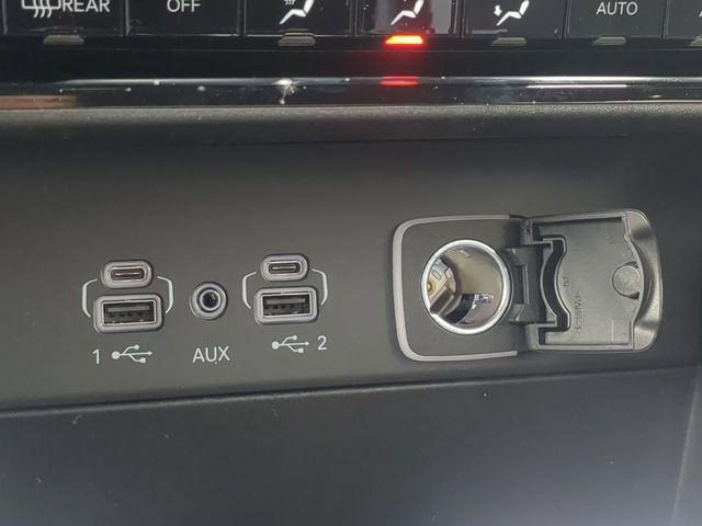 2026 Jeep Grand Cherokee Laredo 4x2