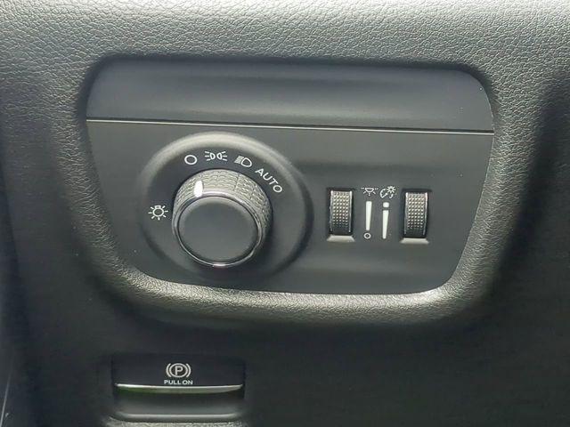 2026 Jeep Grand Cherokee Laredo 4x2
