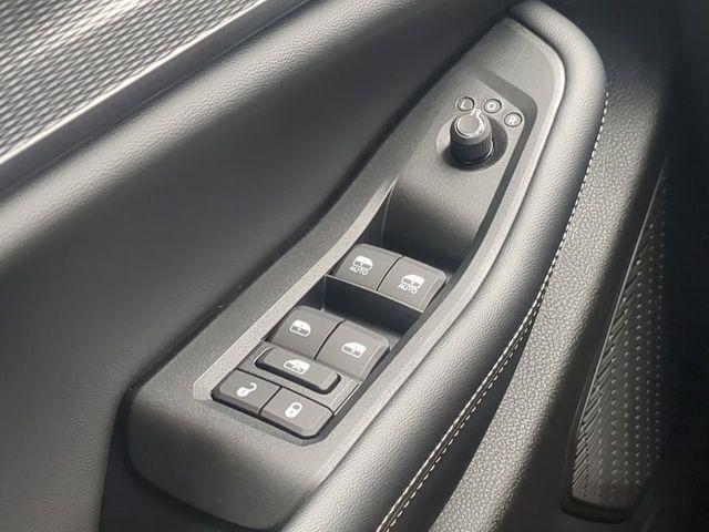 2026 Jeep Grand Cherokee Laredo 4x2