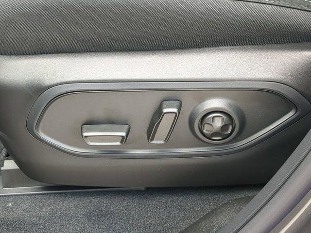 2026 Jeep Grand Cherokee Laredo 4x2