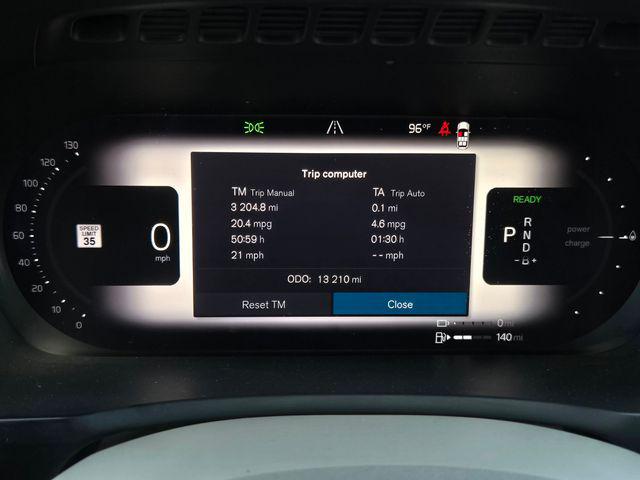 2024 Volvo XC90 Recharge T8 Plus 6-Seater