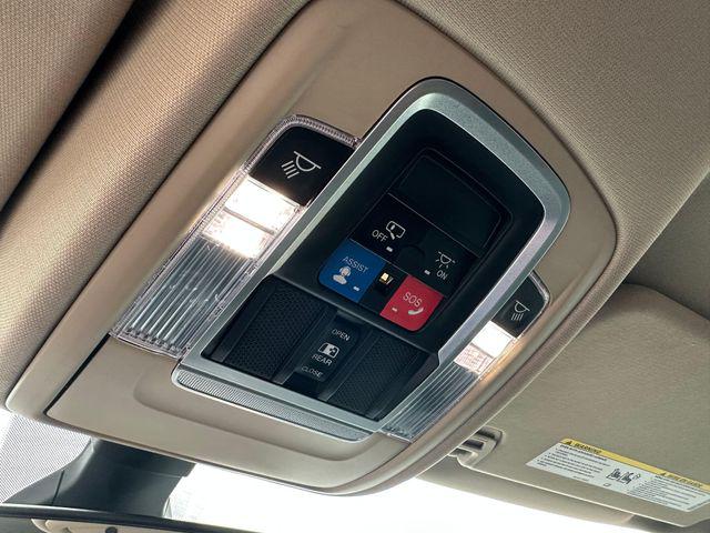 2019 Ram 1500 Laramie Crew Cab 4x4 6'4" Box