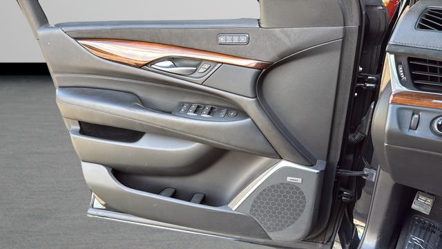2018 Cadillac Escalade Standard