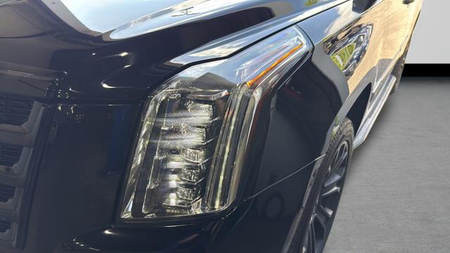 2018 Cadillac Escalade Standard