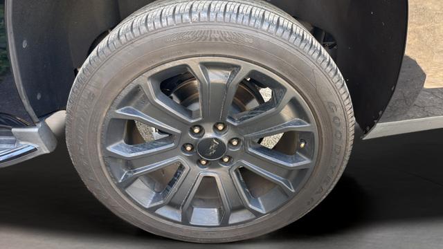 2018 Cadillac Escalade Standard