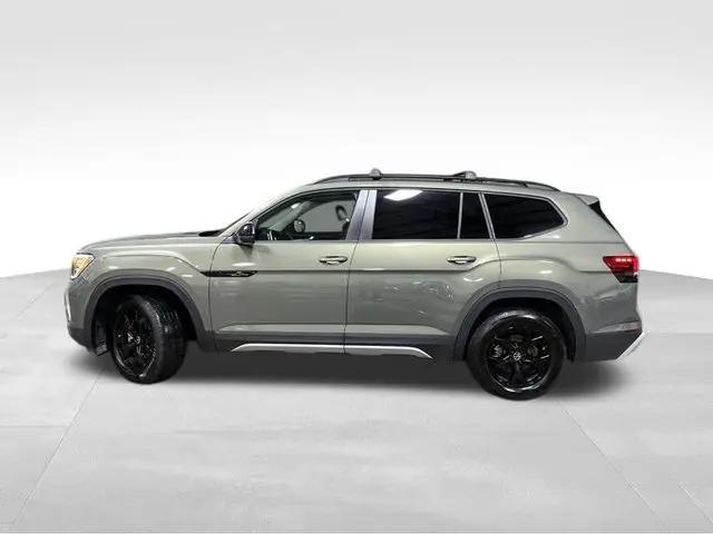 2024 Volkswagen Atlas 2.0T Peak Edition SE w/Technology