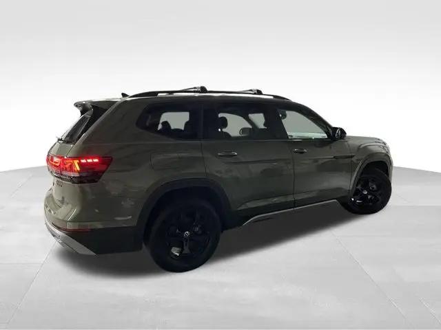 2024 Volkswagen Atlas 2.0T Peak Edition SE w/Technology
