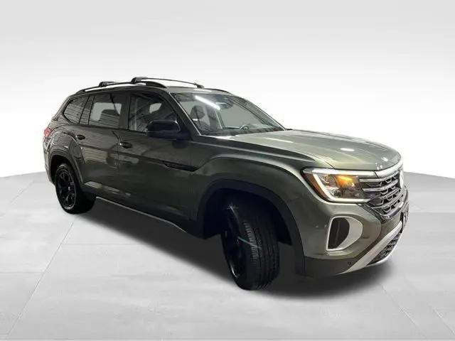 2024 Volkswagen Atlas 2.0T Peak Edition SE w/Technology