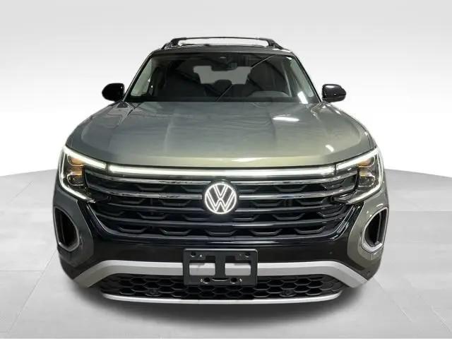 2024 Volkswagen Atlas 2.0T Peak Edition SE w/Technology