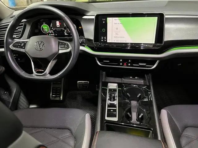 2024 Volkswagen Atlas 2.0T Peak Edition SE w/Technology
