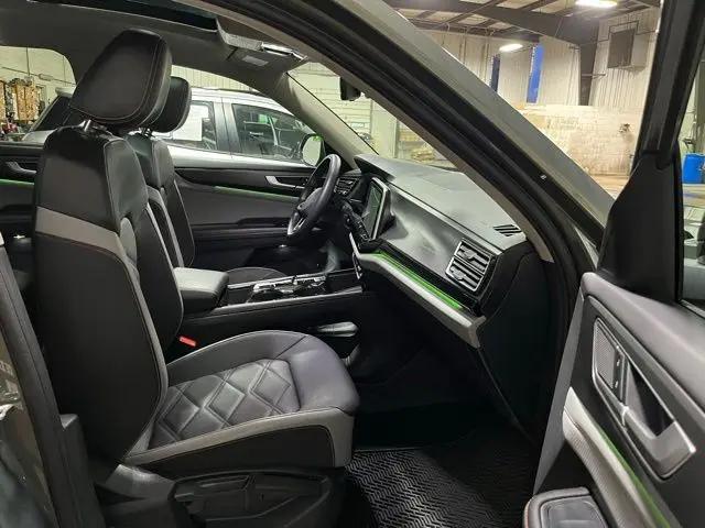 2024 Volkswagen Atlas 2.0T Peak Edition SE w/Technology