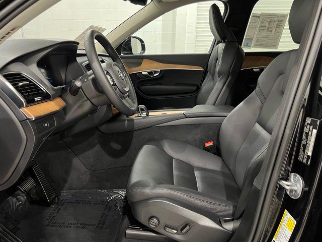 2024 Volvo XC90 B6 Plus Bright Theme 7-Seater