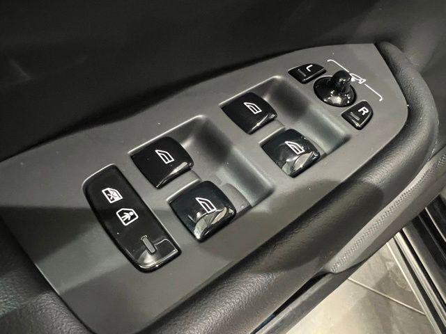 2024 Volvo XC90 B6 Plus Bright Theme 7-Seater