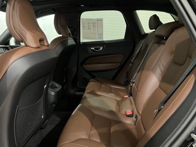 2023 Volvo XC60 B5 Plus Dark Theme