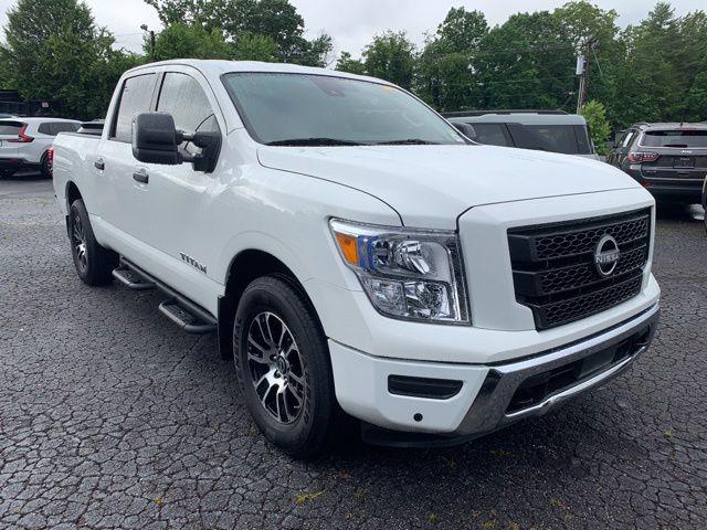 2024 Nissan Titan Crew Cab SV 4x4