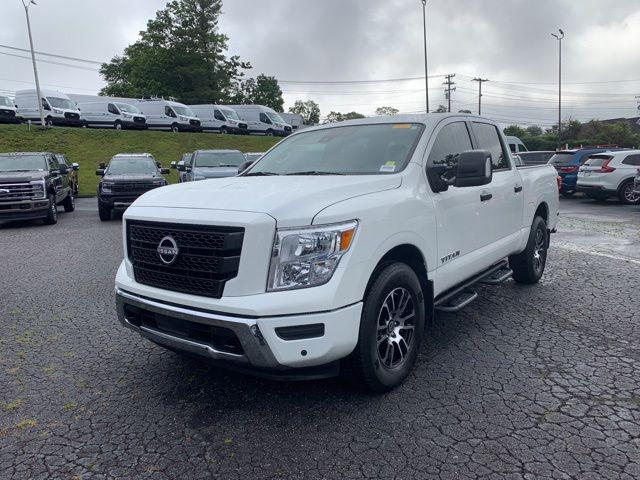 2024 Nissan Titan Crew Cab SV 4x4