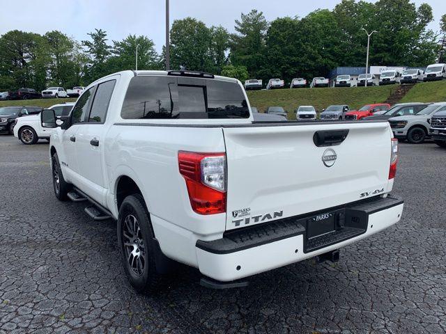 2024 Nissan Titan Crew Cab SV 4x4