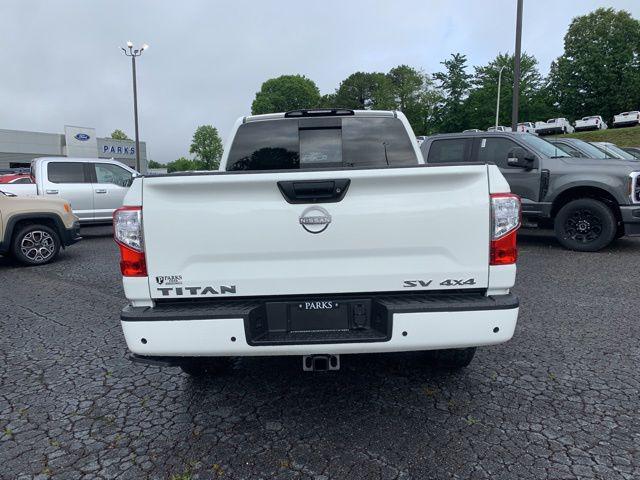2024 Nissan Titan Crew Cab SV 4x4