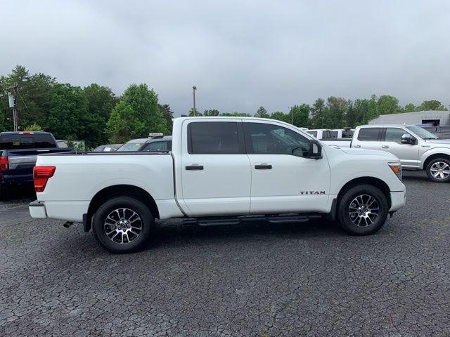 2024 Nissan Titan Crew Cab SV 4x4