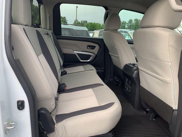 2024 Nissan Titan Crew Cab SV 4x4