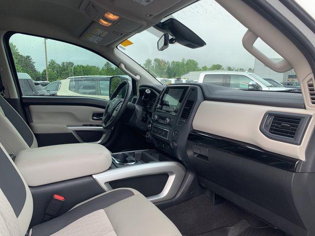 2024 Nissan Titan Crew Cab SV 4x4