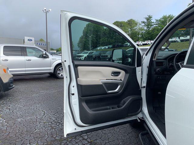 2024 Nissan Titan Crew Cab SV 4x4