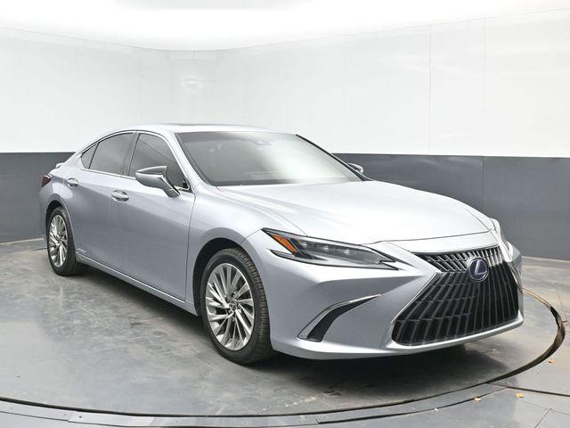 2022 Lexus ES 300h Ultra Luxury