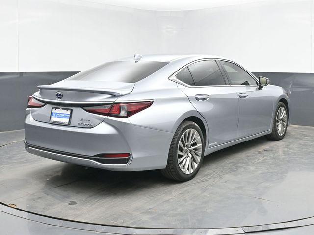 2022 Lexus ES 300h Ultra Luxury