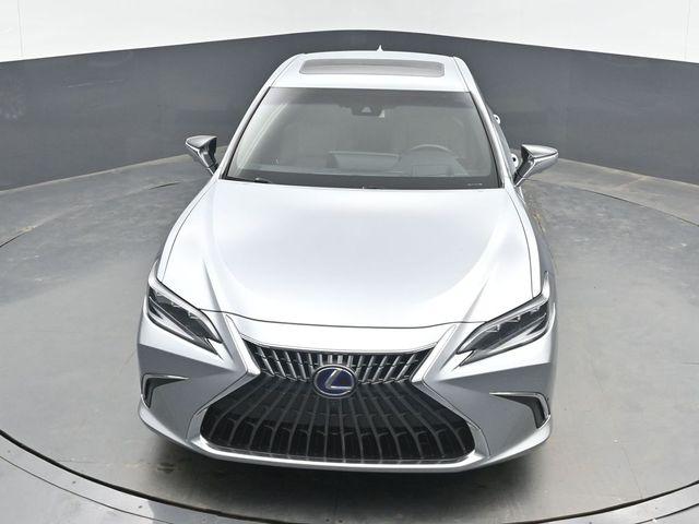 2022 Lexus ES 300h Ultra Luxury
