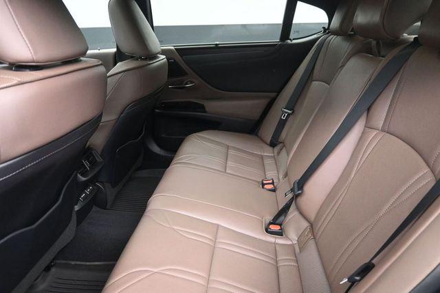 2022 Lexus ES 300h Ultra Luxury