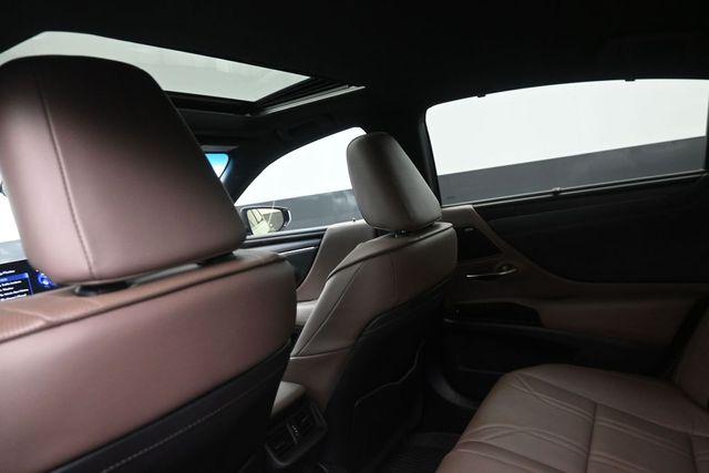 2022 Lexus ES 300h Ultra Luxury